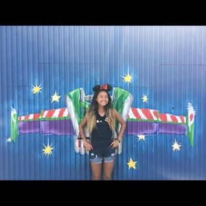 Meet your Posher, Laila